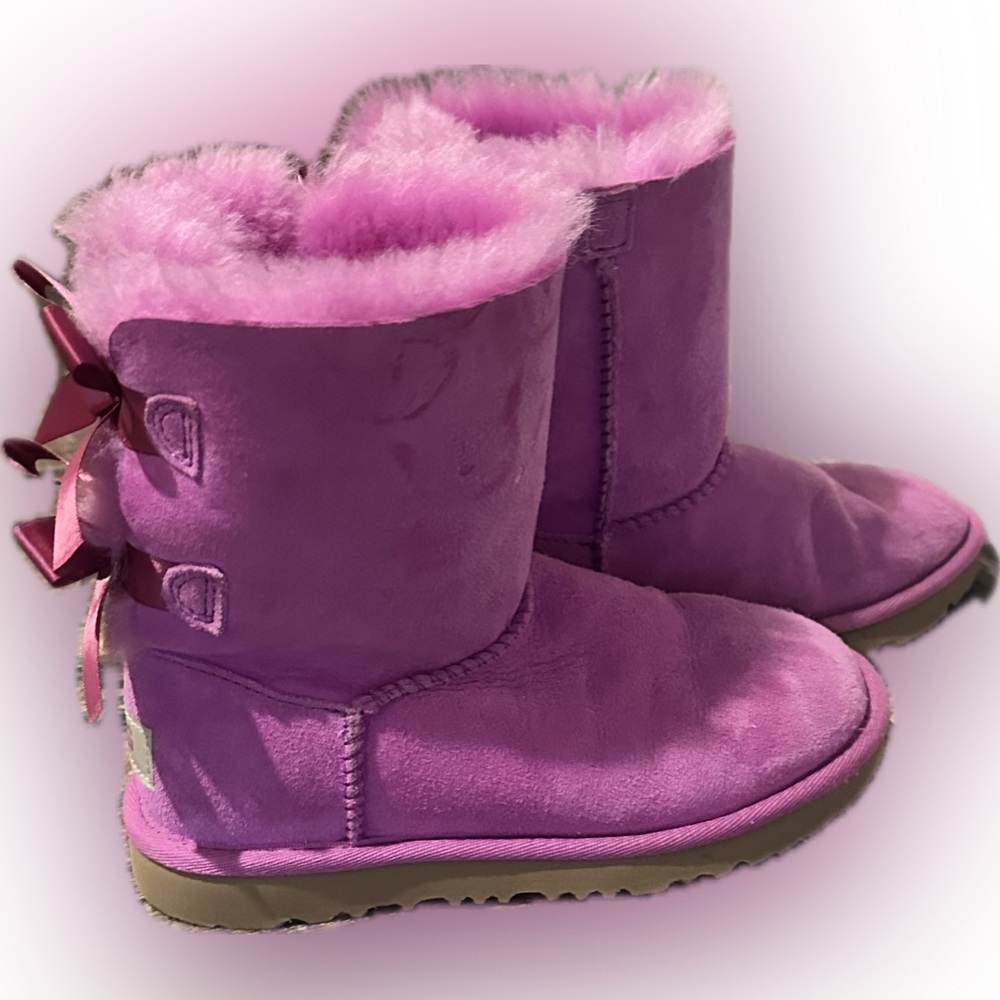 UGG Baily Bow Boot Girls’ size 1/32.5 color: berry